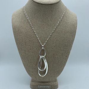 Stella & Dot Odette Link Silver Pendant Necklace